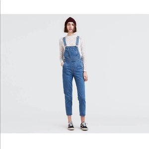 Levi’s Mom Overalls